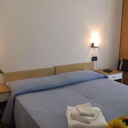 B&B Hotel Lucciola Cattolica Buitenkant foto