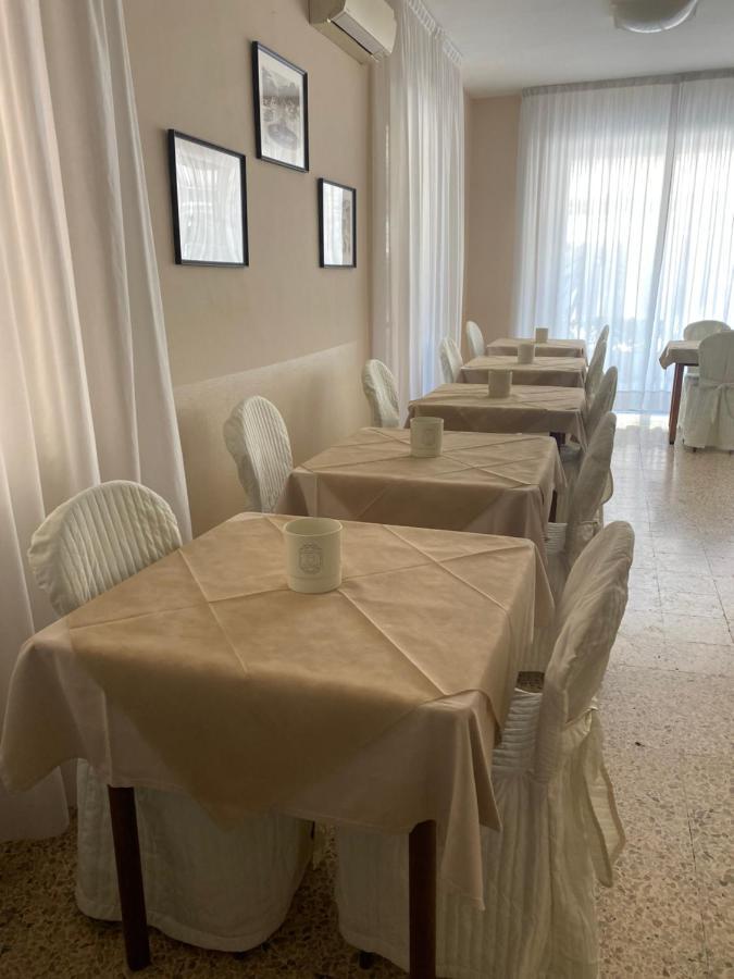 B&B Hotel Lucciola Cattolica Buitenkant foto
