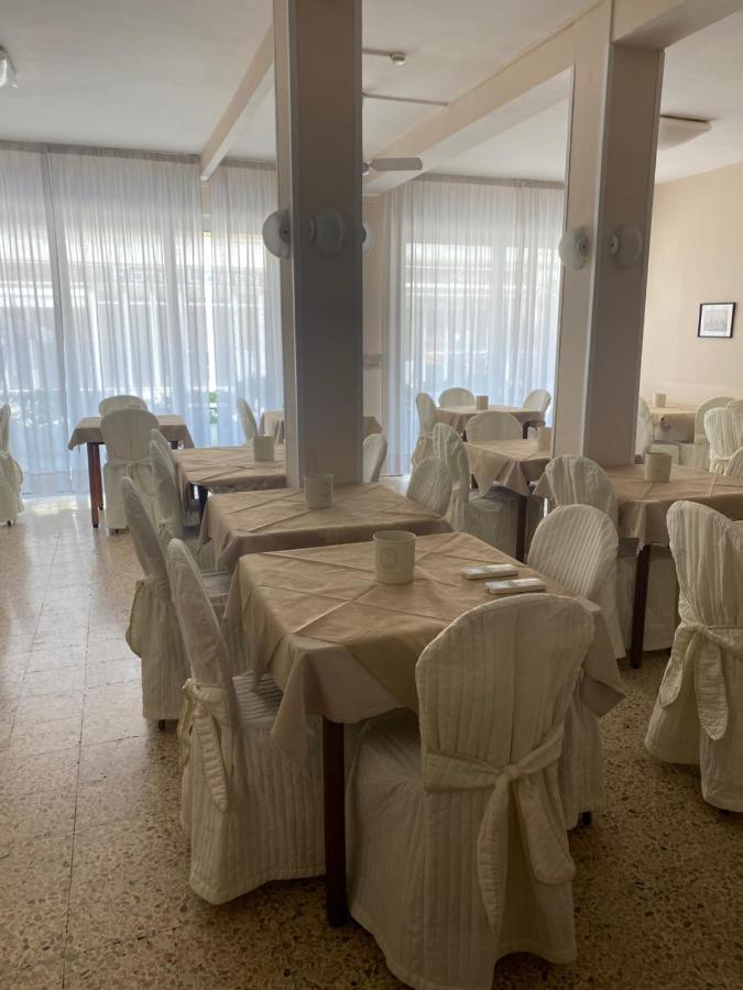 B&B Hotel Lucciola Cattolica Buitenkant foto